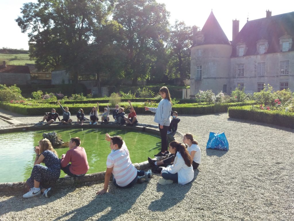 Les enfants au château de Bussy-Rabutin lors des journées d'intégration en 2022
Pays d'art et d'histoire de l'Auxois Morvan